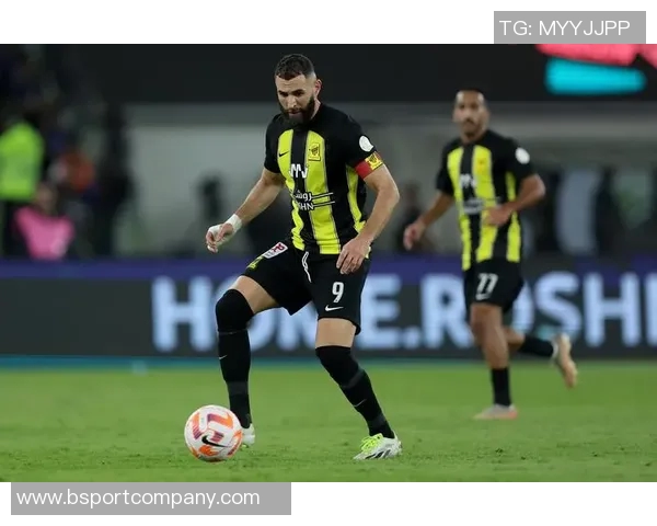 躺平等退休37岁本泽马仅联赛首轮破门缺勤5场年薪1亿合同剩1年