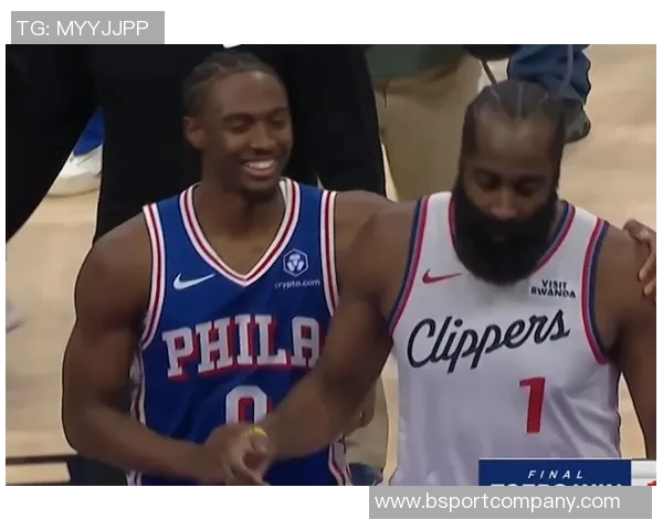 哈登三分首球遭格莱姆斯肘击裁判未作判罚引争议