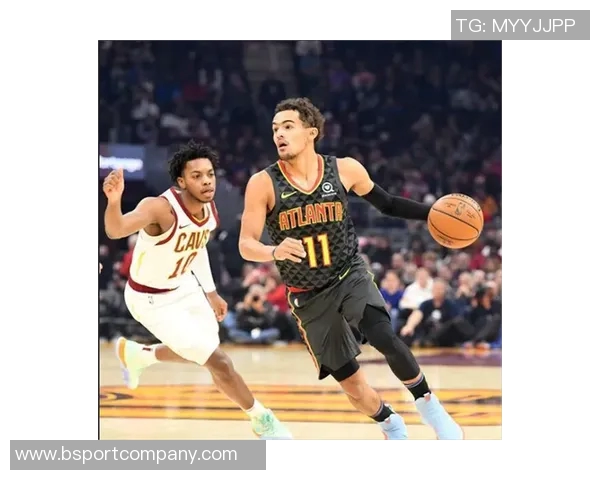 米切尔赛后失落情绪明显罕见不接受采访专注手机发呆状态引发关注