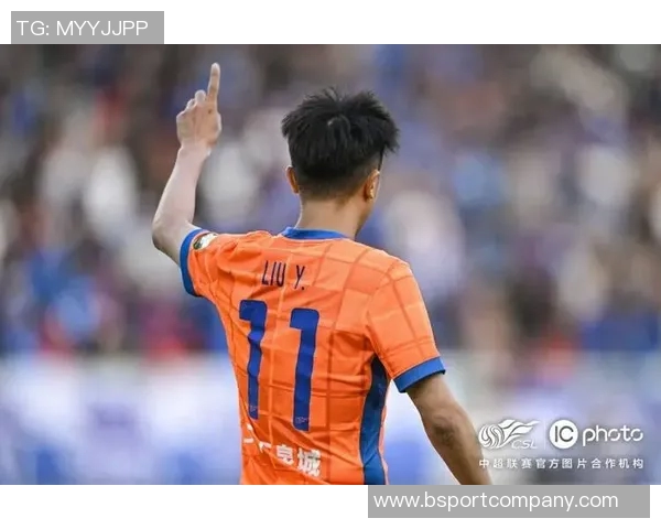 泰山队主场收官战海报发布全体鲁蜜共享最佳表现奖