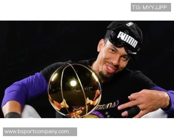 三冠王丹尼格林宣布退役回顾三队三冠的辉煌历程 三冠王丹尼格林宣布退役回顾三队三冠的辉煌历程