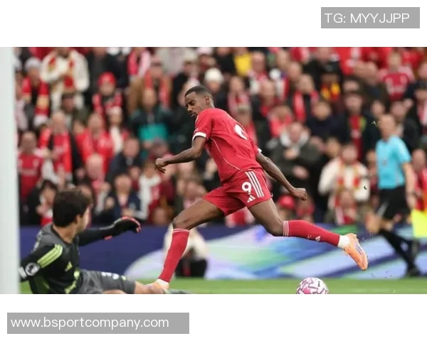 邮报评选曼联近五年最佳引援榜单姆伯莫夺冠C罗位列第四桑乔安东尼排名垫底 邮报评选曼联近五年最佳引援榜单姆伯莫夺冠C罗位列第四桑乔安东尼排名垫底