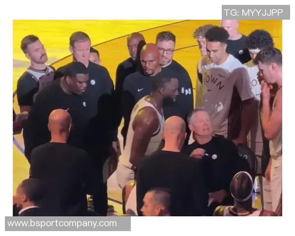 科尔确认继续小阵容首发追梦将担任中锋位置不变 科尔确认继续小阵容首发追梦将担任中锋位置不变