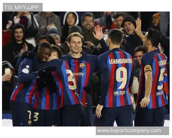 拉菲尼亚在社交媒体上向阿尔巴致敬感慨曾共战球场的荣耀时刻 拉菲尼亚在社交媒体上向阿尔巴致敬感慨曾共战球场的荣耀时刻