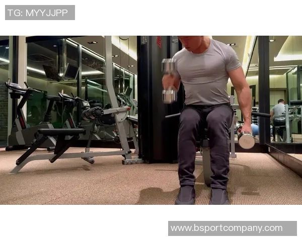 维尔茨在国家队拼搏不懈加练射门后直奔健身房提升自我 维尔茨在国家队拼搏不懈加练射门后直奔健身房提升自我