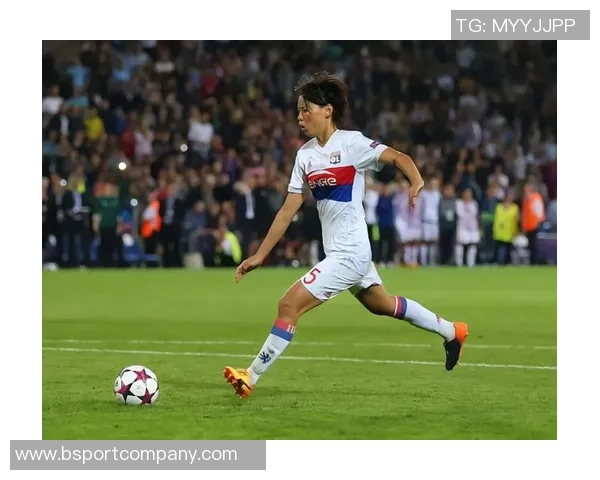 日本女足国脚谷川萌萌子与拜仁女足续约至2029年展现职业生涯新篇章