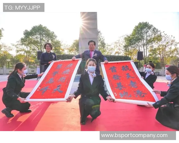 新赛季上海海港披冠军战袍再出发勇攀高峰续写辉煌传奇 新赛季上海海港披冠军战袍再出发勇攀高峰续写辉煌传奇