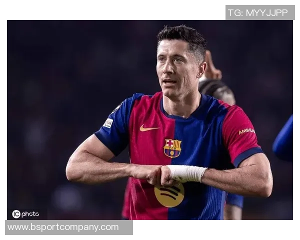 巴萨要求莱万不进球引争议记者直言违背体育精神影响比赛公平性