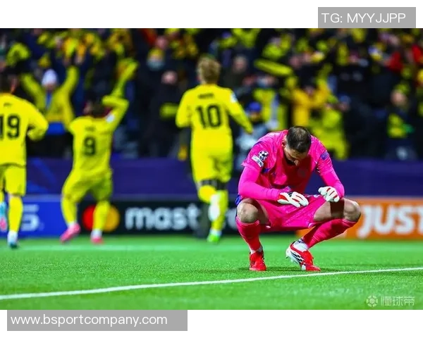 曼晚报道：曼城与切尔西对决前多达11名球员可能缺席