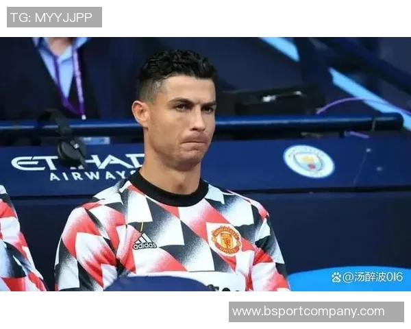 前球探分析曼联冬窗不应放走梅努和齐尔克泽的重要性与价值