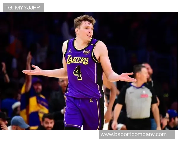 湖人因签约斯玛特不得不裁掉古德温近期表现抢眼场均数据亮眼