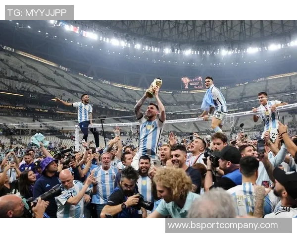 梅西庆祝世界杯夺冠三周年分享捧杯瞬间感慨时光飞逝 梅西庆祝世界杯夺冠三周年分享捧杯瞬间感慨时光飞逝